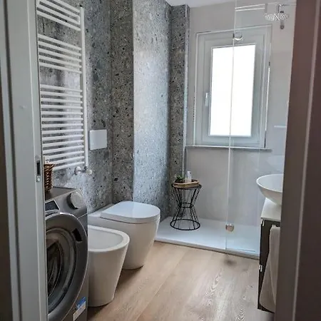 Modern And Comfortable Near The Subway Apartment